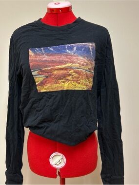 Cotton Black Long Sleeve Graphic Tee with Landscape Print